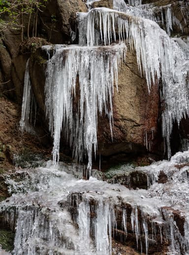 #氷瀑 #杣谷峠 #勧進滝 #frozenwaterfall #icewaterfall 
#a7iv #sigma50mmf14art #sigma50mmart #50mm #fullframe
